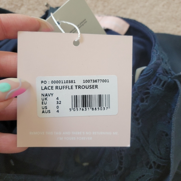 Carli Bybel x Missguided | Lace Ruffle Pants - Size 0 - Picture 8 of 9